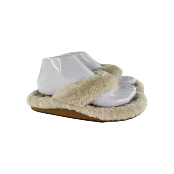 Olukai Kipe'a Heu Sandals Womens US 8 Beige Fuzzy Shearling Flip Flop Slip On - Picture 1 of 13